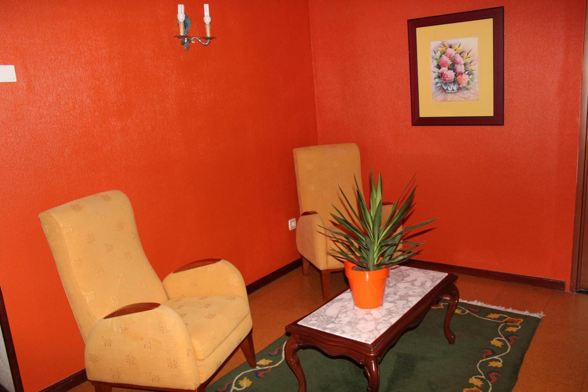 רבולטה Hotel Los Naranjos מראה חיצוני תמונה