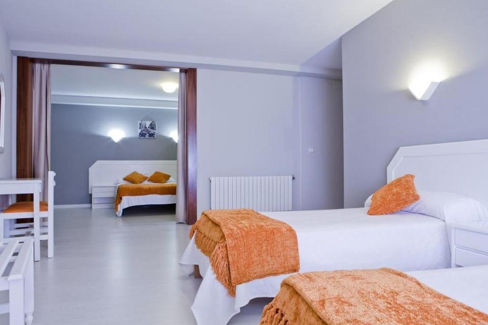 רבולטה Hotel Los Naranjos מראה חיצוני תמונה